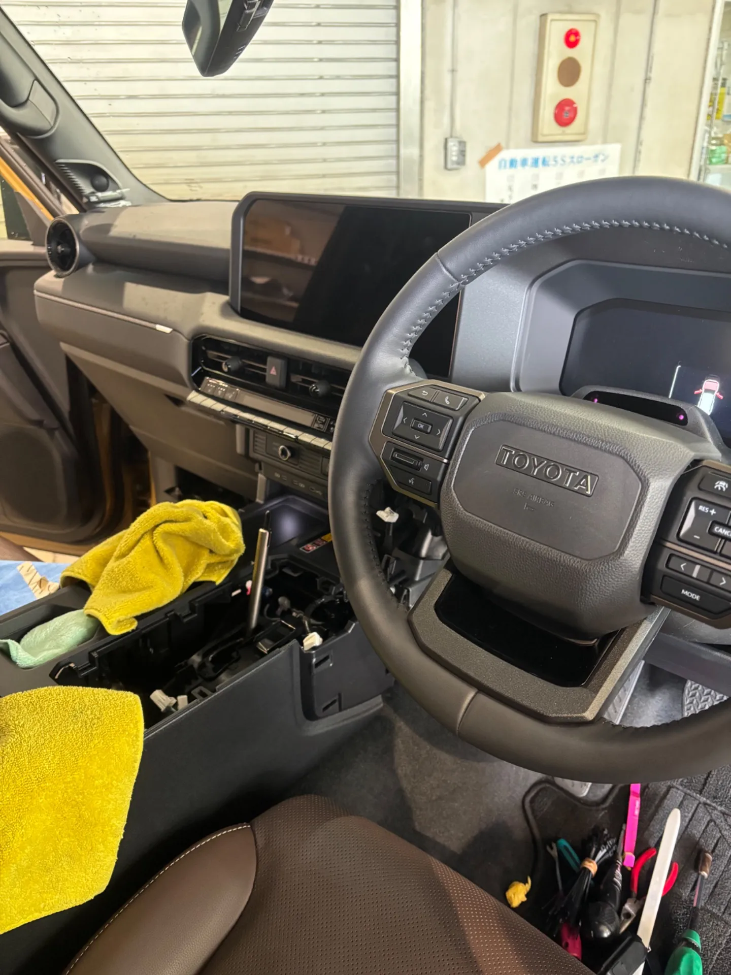 ランクル250丸目ヘッドライプ交換❗️