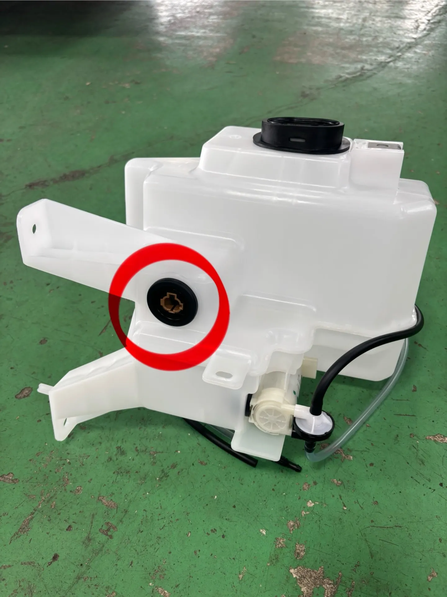 E26キャラバン、ウォッシャー警告灯修理❗️