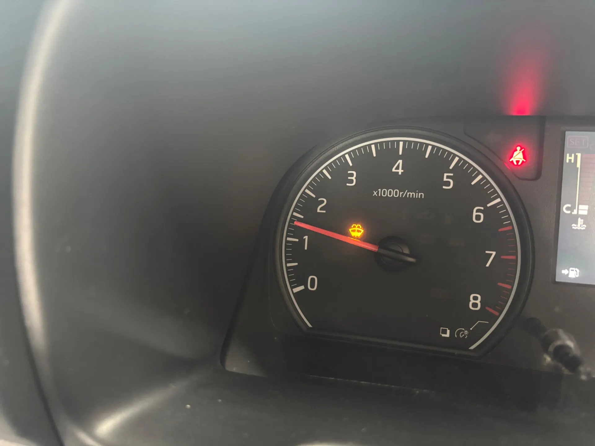 E26キャラバン、ウォッシャー警告灯修理❗️