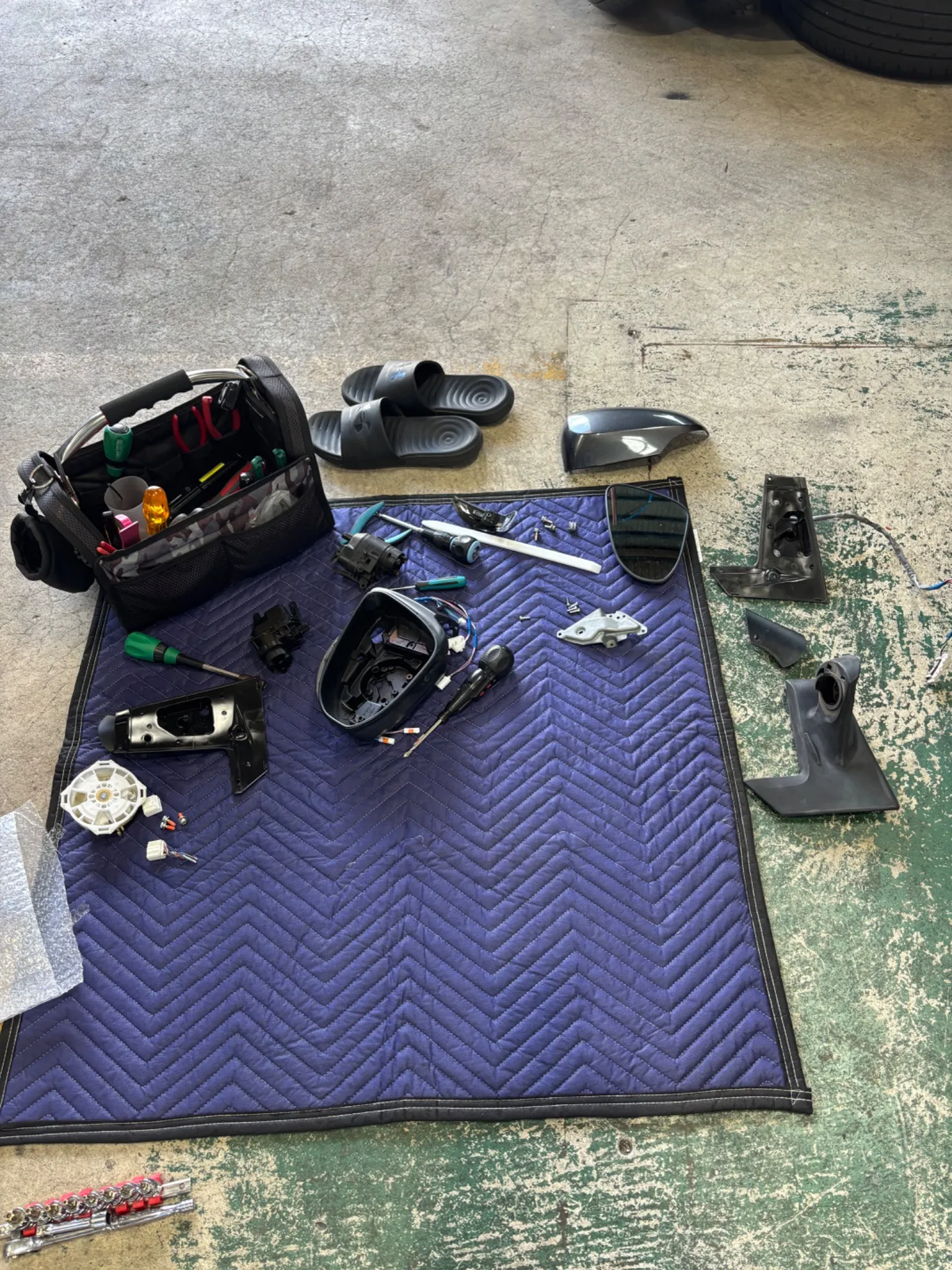 シートクッションカバー＆リトラクター交換❗️