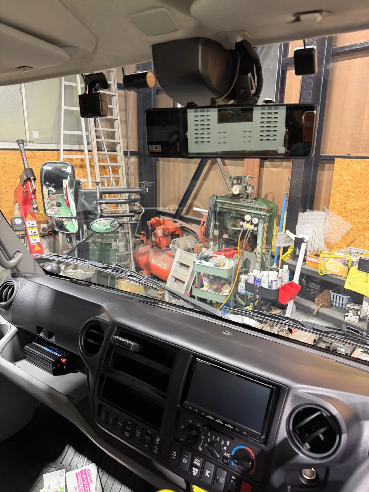 積載車部品取付❗️