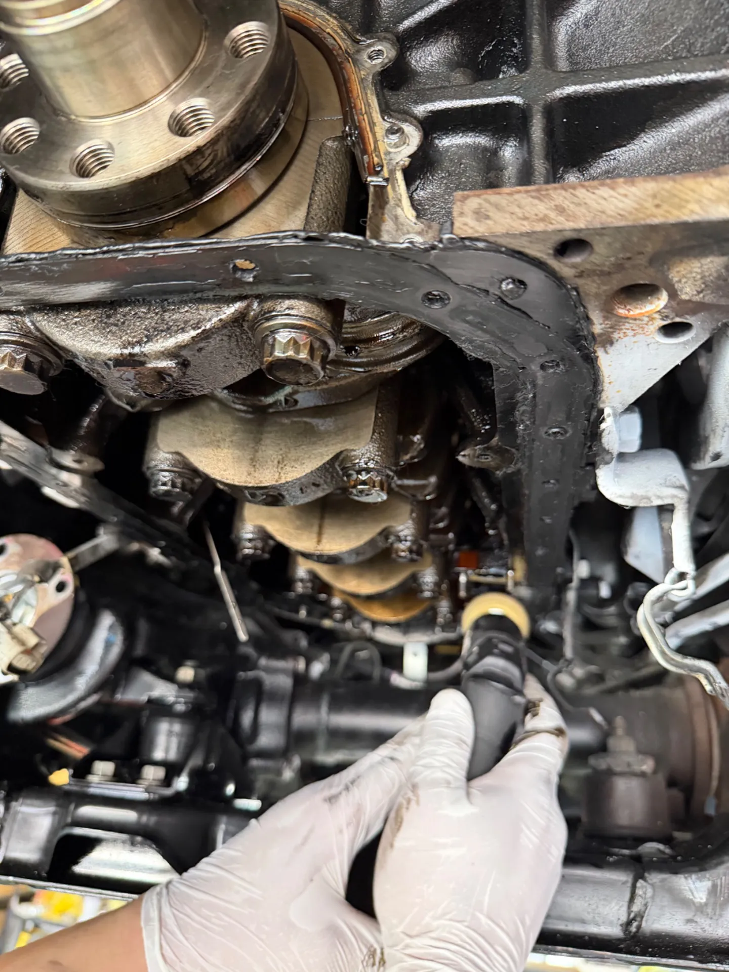 ハイエースオイル漏れ修理🧑‍🔧