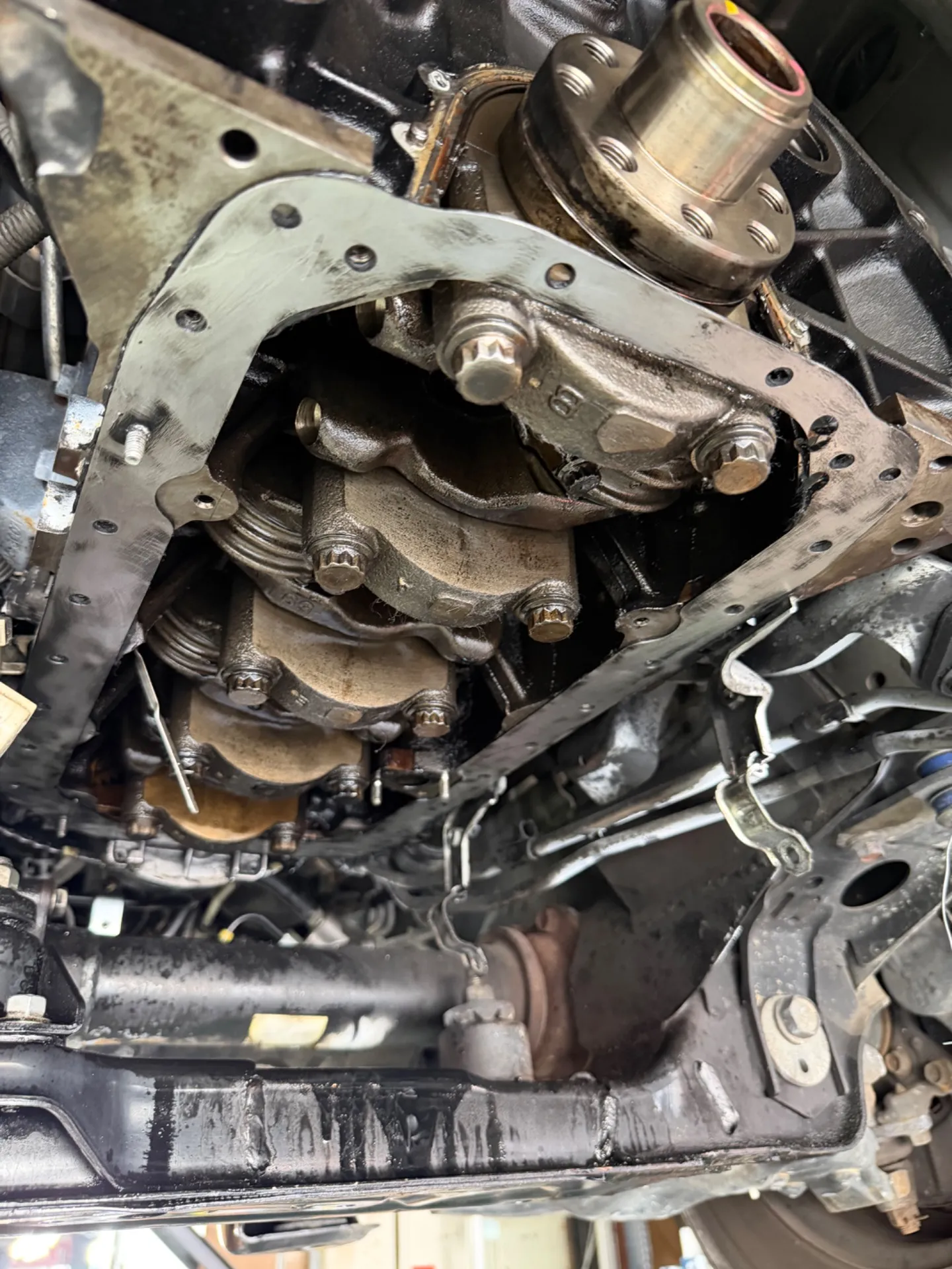ハイエースオイル漏れ修理🧑‍🔧