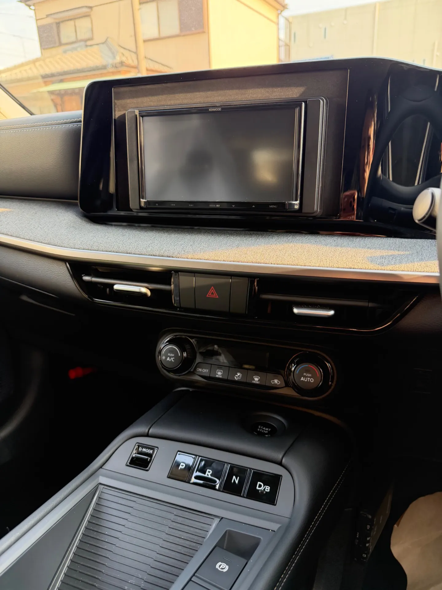 新車キックスナビ取付加工